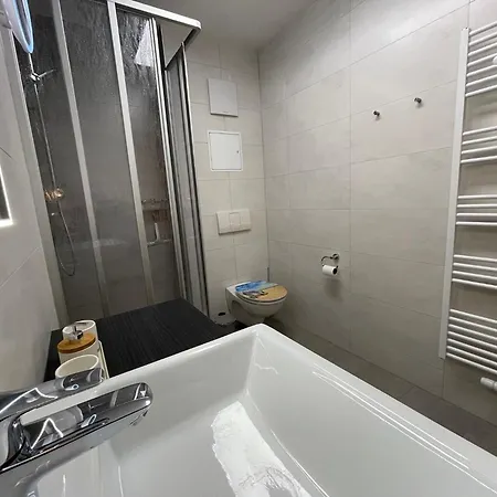 Ferienwohnung 18 4 *